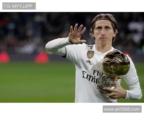 多位足球球星因涉案入狱背后隐藏的黑暗内幕与职业生涯终结的命运交织