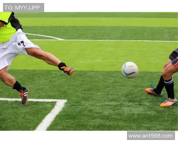 活力四射的足球明星卡通画：球场上的英雄与他们的炫酷动作