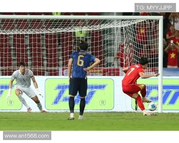 足球明星激烈冲突现场视频曝光 球场上演惊心动魄打架事件